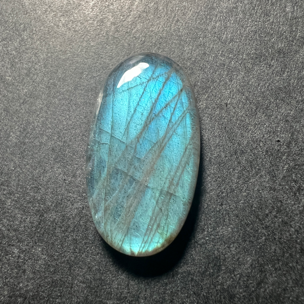 Labradorite 31x17x5mm