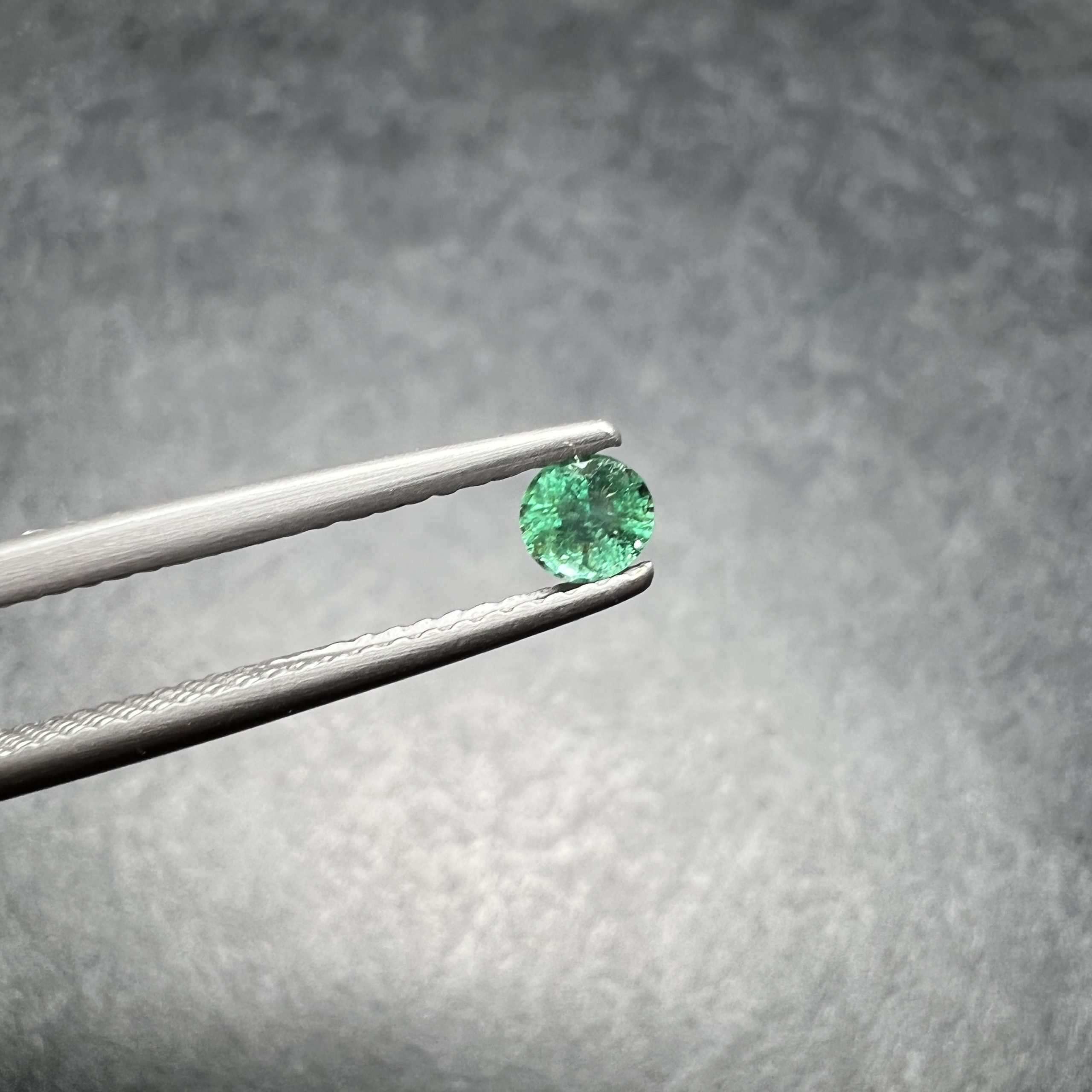Emeraude Calibrée Ronde 3,2x3,2mm