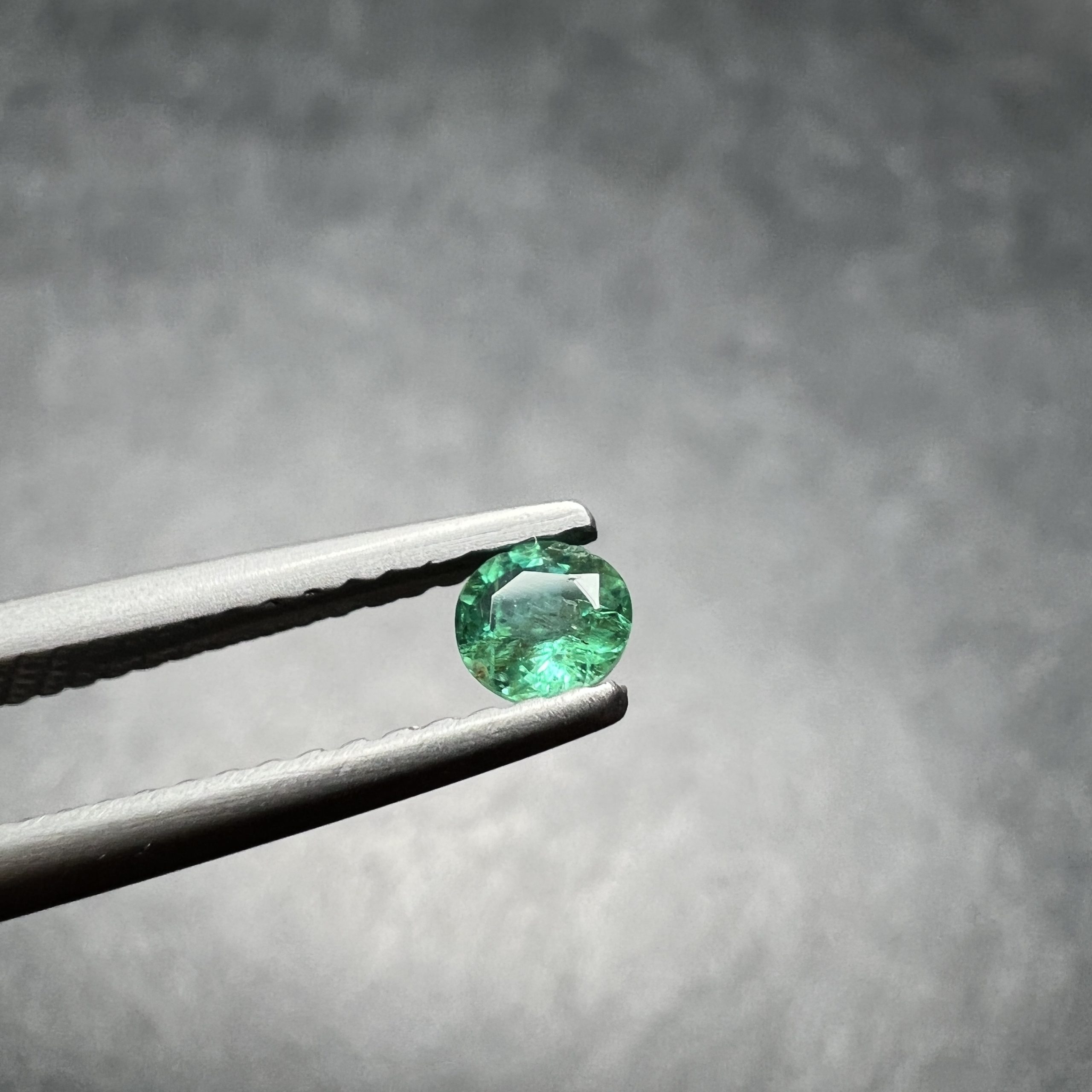 Emeraude Calibrée Ronde 3,2x3,2mm – Image 2