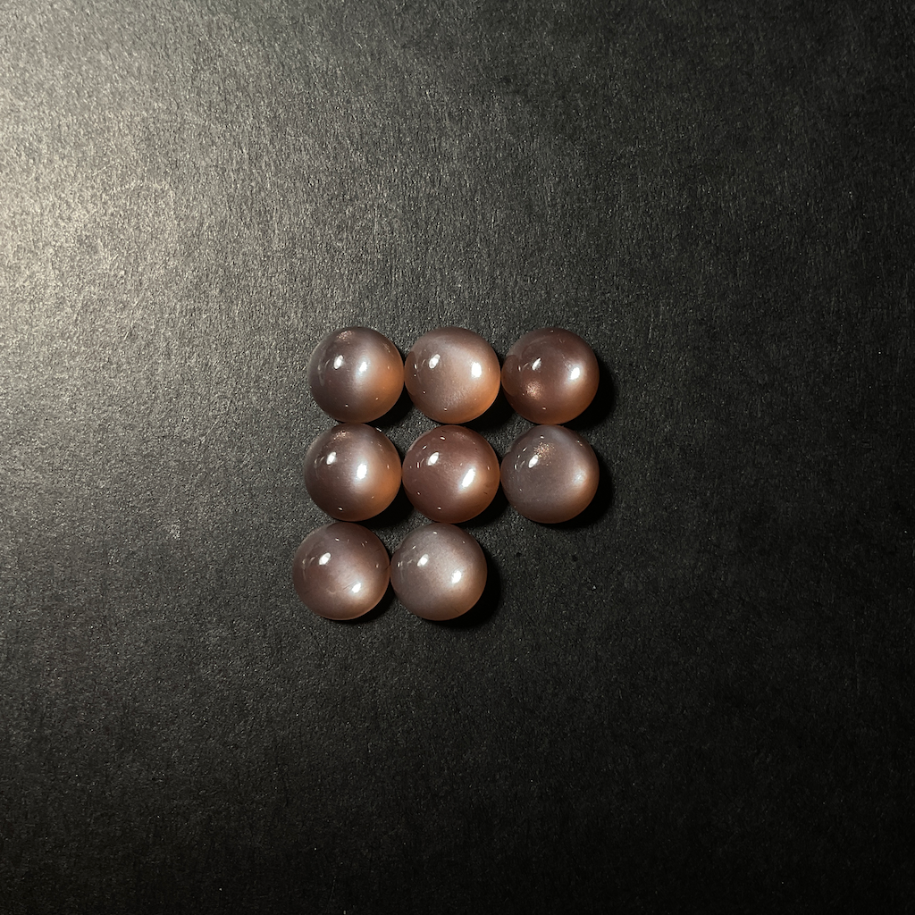 Pierre de Lune Noire calibrée ronde 8x8mm – Image 3