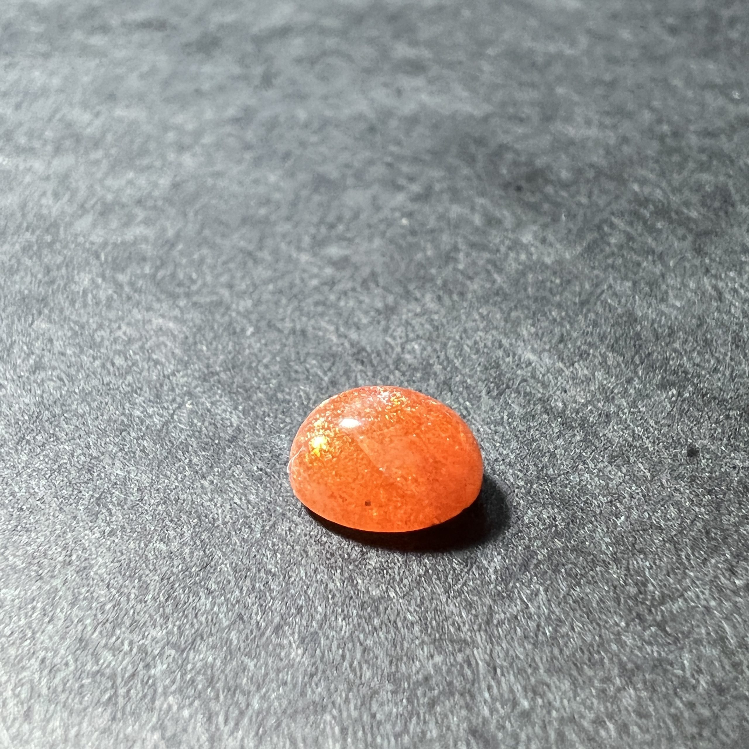 Pierre de Soleil calibrée ovale 8x6mm – Image 2