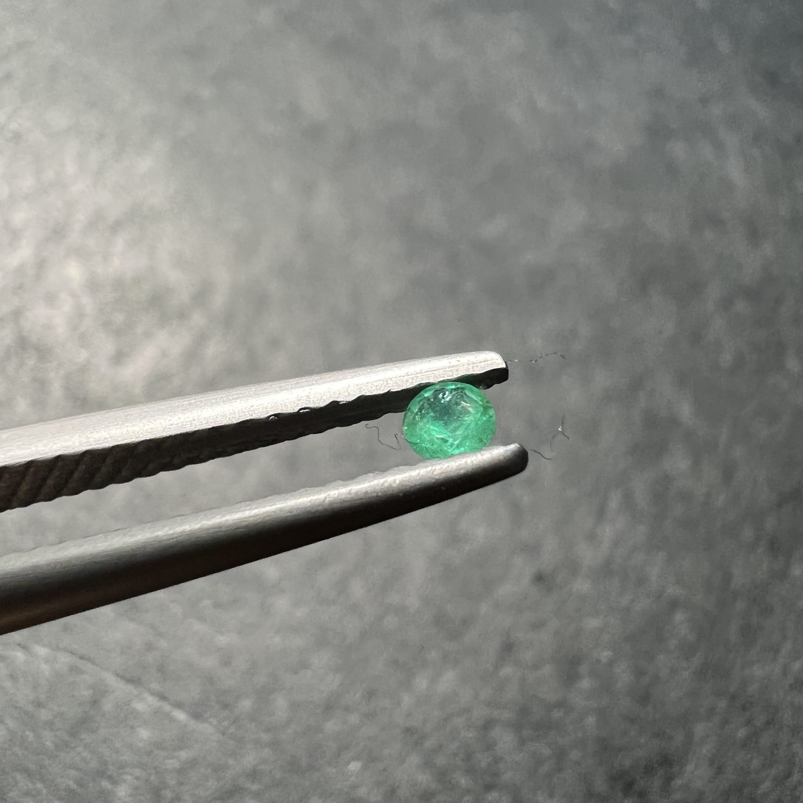 Emeraude Calibrée Ronde 2,7x2,7mm – Image 2