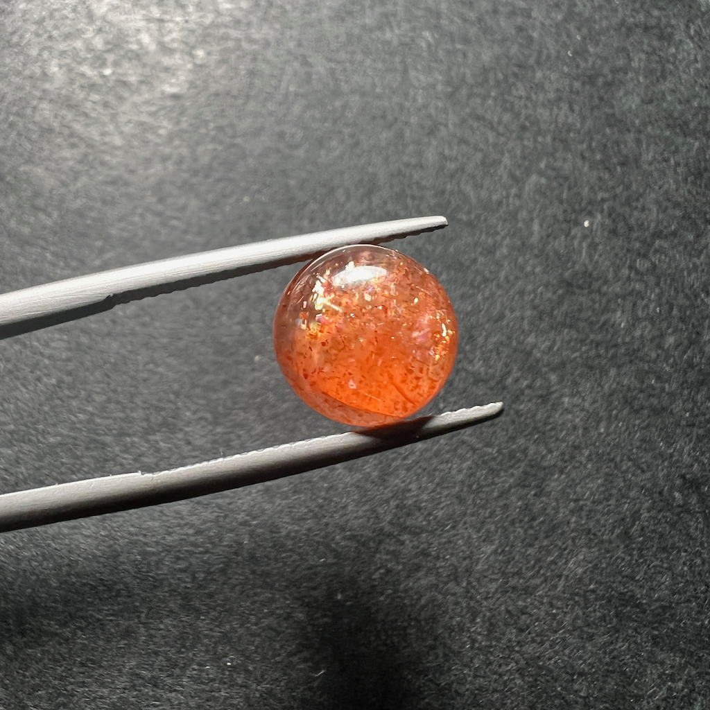 Pierre de Soleil calibrée ronde 10x10mm