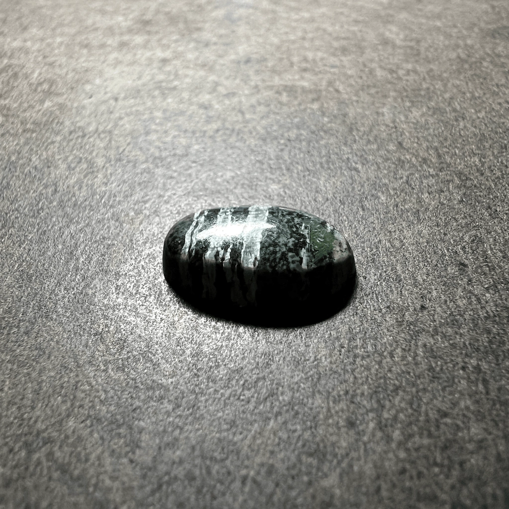 Chrysotile sur Serpentine 18x12x4.5mm – Image 2