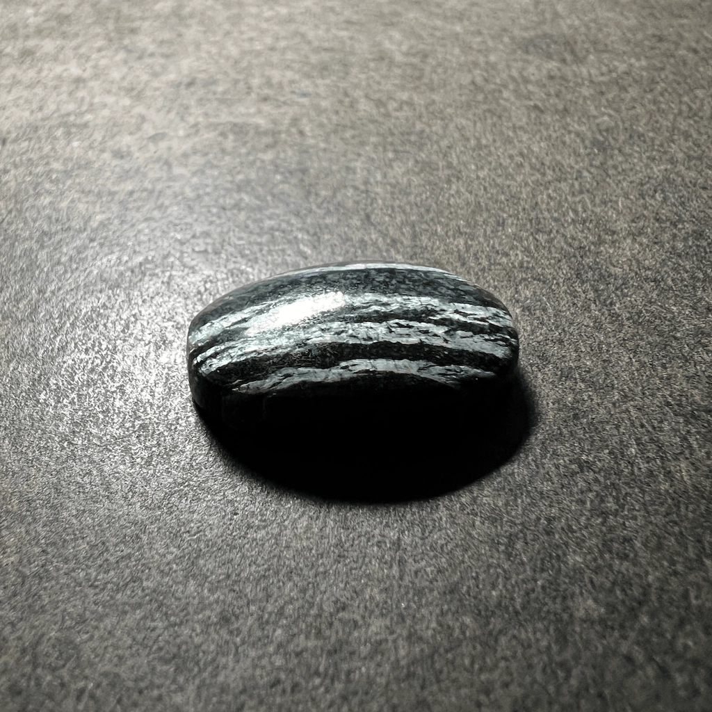 Chrysotile sur Serpentine 24x16x6.5mm – Image 2