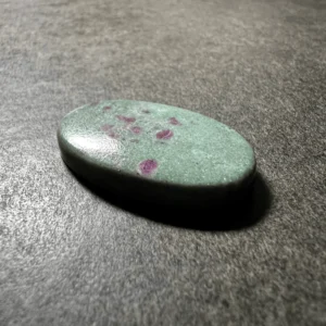 Rubis sur Fuchsite (Inde) 31x20x5mm