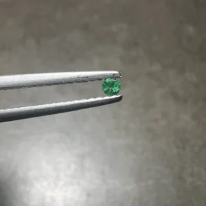 Grenat Tsavorite Calibré Rond 2mm (Tsavo,Kenya)